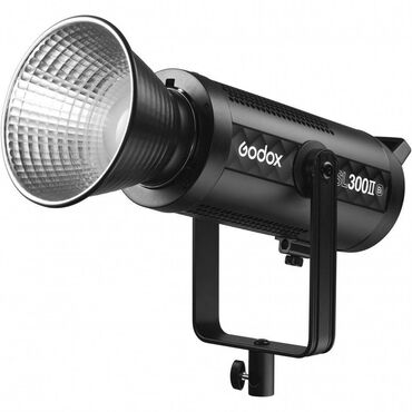 работа фотограф: Студийный Осветитель Godox SL300IIBi Работает с температурой от 2800К