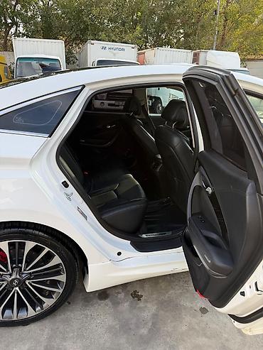 hyundai elantra amerikanka: Hyundai Grandeur: 2.2 l | 2016 il Sedan — 3