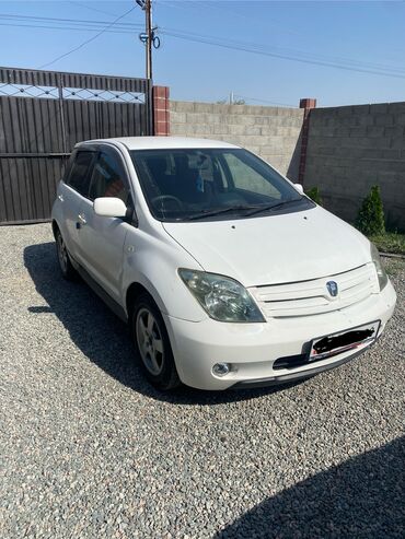 тоята ист: Toyota ist: 2004 г., 1.3 л, Автомат, Бензин, Универсал