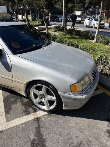 Disk təkərlər: İşlənmiş Disk təkər Mercedes-Benz 235 / 45 / R 18, 5 Boltlu