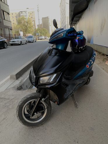 мото китайский: Макси-скутер M8, 180 куб. см, Бензин, Колдонулган