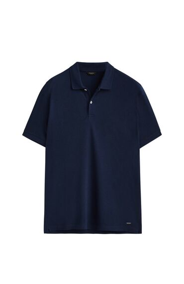 шорты футболка: В наличии батник в синем цвете (S размер) и футболка в белом цвете