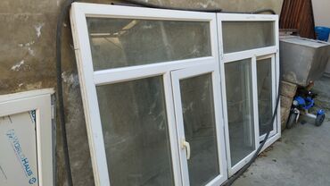 двери из мдф: Двухкамерное Пластиковое окно, Ширина: 130 см, Длина: 152 см