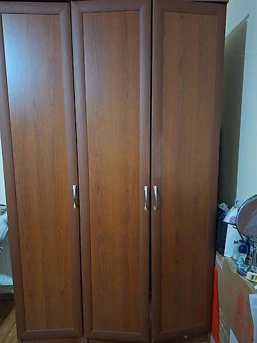 Üçqapılı geyim dolabı - Material: ağac teksturalı laminat/MDFlam