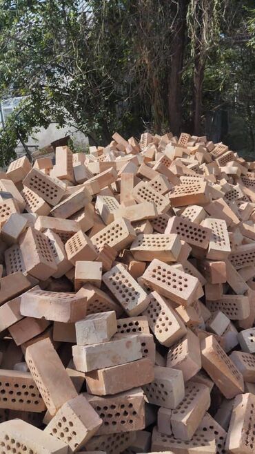 Строительный кирпич: Кирпичи Жжёный кирпич Пустотелый, дырчатый Глиняный, керамический — 10