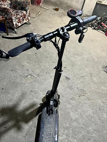 Другой транспорт: Kreditlə 1800 manata alınmış scooter satilir. 200 manatliq xərci var — 3