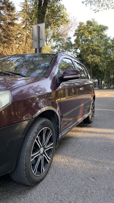 транспорт зил: Geely MK Cross: 2013 г., 1.4 л, Механика, Бензин, Хетчбек