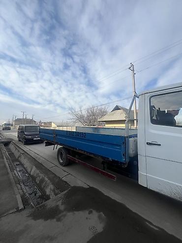 Буйрутма берүү Мерседес Гигант, Эмерек ташуу, Жүк ташуучу жумушчусу менен