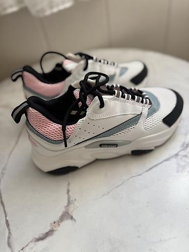 nike react: Продаю новые женские кроссовки 38 размер — 2