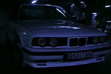 радиатор на виндом: BMW 525: 1991 г., 2.5 л, Механика, Бензин, Седан