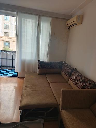 aqdasda ev satisi: Yasamal rayonu Hüseyn Cavid prospektində Elmlər metrosuna 5-6 — 2