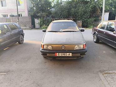 a4 b7: Volkswagen Passat: 1990 г., 1.8 л, Механика, Бензин, Седан — 1
