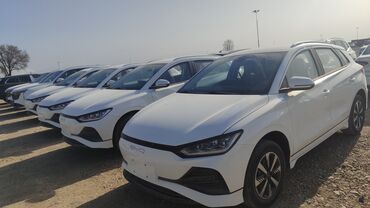 электромобиль минивен: Электрический хэтчбек BYD e2 белого цвета, сочетающий в себе