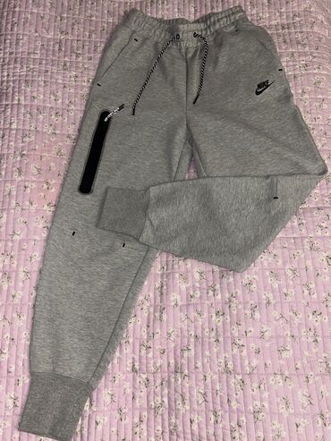 штаны с начесом: Продаю новые штаны Nike tech fleece. Размер S. С этикеткой, не подошли