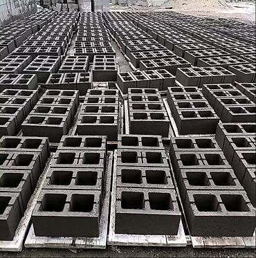 столы офис: Продаю пескоблок рываный любой цвет качественный 15/400 . Тумба, блоки — 10