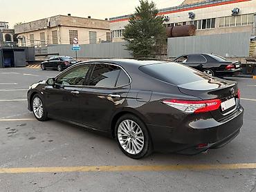 corolla 2016: Toyota Camry: 2018 г., Гибрид, Седан — 3