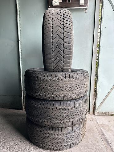 Шины 265 / 60 / R 18, Зима, Б/у, Комплект, Внедорожные (АТ/МТ), Pirelli