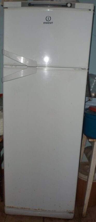 indezit: Б/у Двухкамерный Indesit Холодильник цвет - Белый
