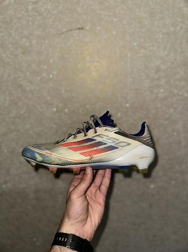Butslar: Məhsul: Futbol butsası (çəngəli krampon), Adidas F50 seriyası - — 2