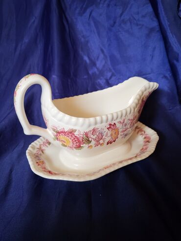 Činije: Sosijera nova Spode Engleska 70te. Sosijera,retka,skupa na lalafo.rs — 9 Činije: Sosijera nova Spode Engleska 70te. Sosijera,retka,skupa — 9