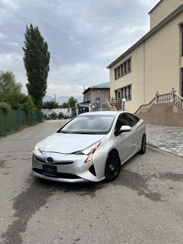 подьемник для авто: Toyota Prius: 2017 г., 1.8 л, Автомат, Гибрид