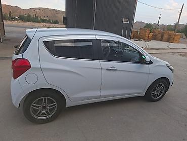 sonata d8: Chevrolet Spark: 2017 г., 1 л, Автомат, Бензин, Хэтчбэк — 3