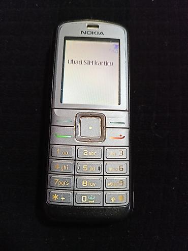 mali blender: Nokia klasični mobilni telefon sa fizičkom tastaturom - Model iz — 5