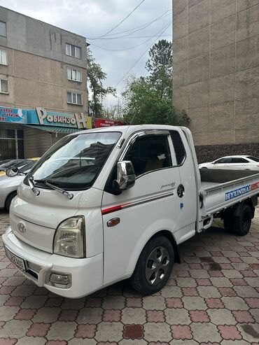 фолсваген транспортер: Жеңил жүк ташуучу унаа, Hyundai, Стандарт, 3 т, Колдонулган