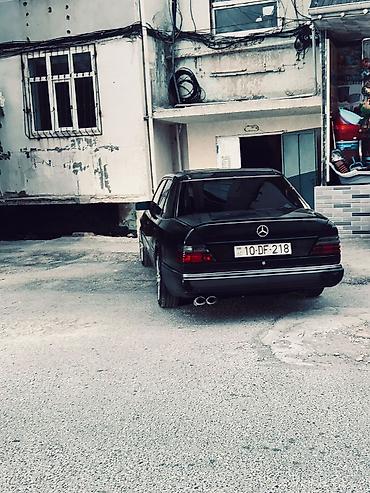 w124 radiator: Mercedes-Benz sedan (W124 seriyası) - Kuzov: qara rəng, sedan kuzov — 2