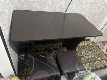 продаю стол со стульями: Кухонный Стол, цвет - Коричневый, Б/у