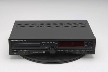 gizli ses yazan aparat: CD Recorder- TASCAM-CD-RW-700 Apparat işlək