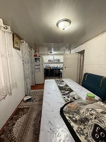 Продажа коттеджей и домов: 🏡 Продаётся угловой дом в Кызыл-Аскере. 🔹 Участок — 5 соток 🔹 Дом — 80 — 13