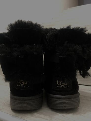 ugg obuća: Ugg čizme, bоја - Crna, 36