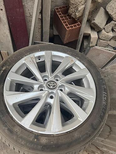 5x114 3: Toyota üçün orijinal yüngül lehimli disk və təkər komplekti - Disk — 1