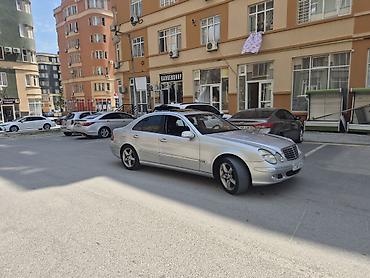 Mercedes-Benz: Mercedes-Benz E-Class sedan - Gümüşü rəng, 4 qapılı kuzov - AMG — 7