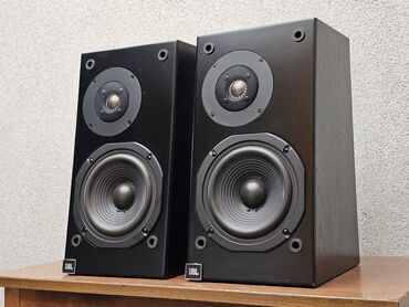 Zvučnici i stereo sistemi: JBL dvosistemske bookshelf zvučne kutije - Brend i model: JBL — 9