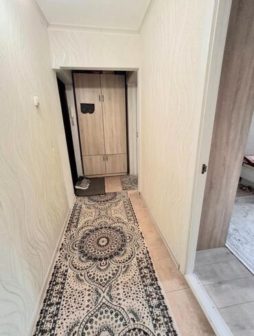 ищу квартиру 1 комнатную на долгий срок: 2 комнаты, 43 м², 104 серия, 1 этаж, Старый ремонт
