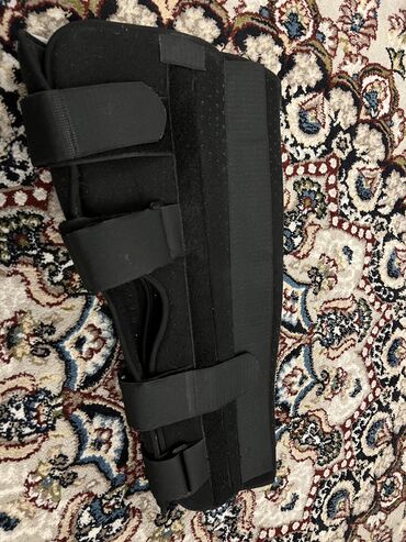 бандаж на колени: Продается коленный бандаж почти новый за 3 тыс сом и шина для