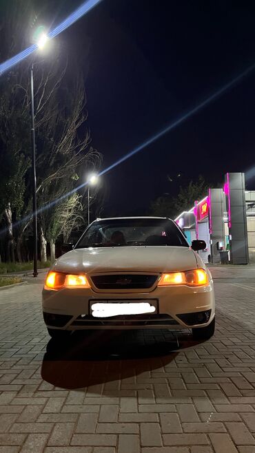 Daewoo: Daewoo Nexia: 2010 г., 1.5 л, Механика, Бензин, Седан