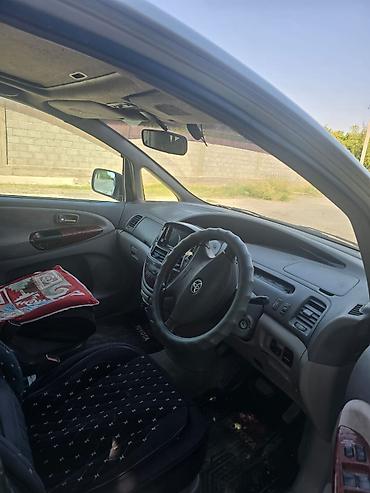 бардачки: Toyota Estima: 2000 г., 3 л, Автомат, Газ, Минивэн — 4