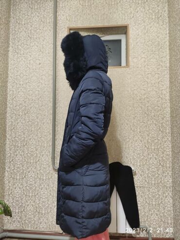 темно синяя зимняя куртка: Пуховик, S (EU 36)