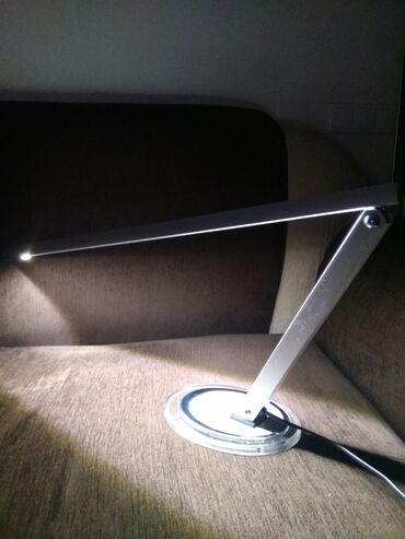 штатив для лампы: Продаю оригинальную настольную светодиодную лампу