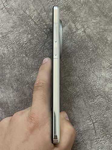oneplus 12 pro: OnePlus 13, Б/у, 256 ГБ, цвет - Белый, 1 SIM, 2 SIM, eSIM — 5