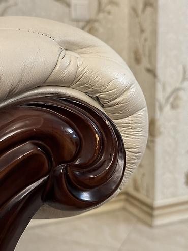 Гарнитуры для зала: Продаётся б/у мебель 🛋 Диван — 3х местный, 2х местный, и кресло, эко — 5