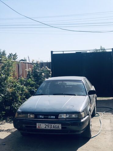 спортивные машины: Mazda 626: 1988 г., 1.9 л, Механика, Бензин, Хетчбек