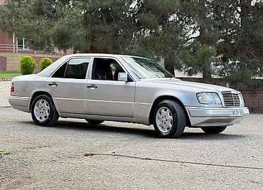 Mercedes-Benz: Mercedes-Benz E 200: 2 l | 1994 il Sedan — 20