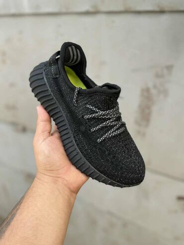 Patike: Adidas Yeezy dečije patike

Novo
Brojevi 31 do 36

fb Moje Krpice 1 — 9