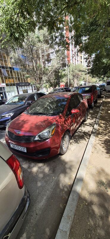 Tulumlar: Kia Rio sedan – qırmızı rəng Gündəlik arendaya verilir. ay ərzində