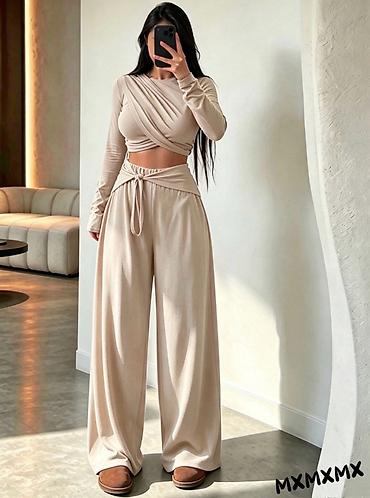na jedno rame: Komplet
Likra
2600
Mx
Donji 115 cm — 3