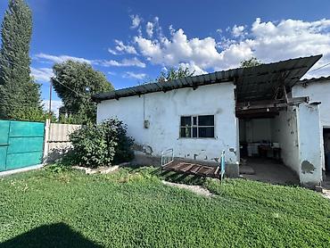 Продажа времянок: 5 БӨЛМӨЛҮҮ ҮЙ САТЫЛАТ 32 соток жер аянты Участок размери 140×23 Баасы — 21